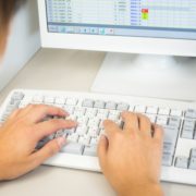 【無料あり】美容室やサロンの顧客カルテを管理できるアプリ9選！のアイキャッチ画像