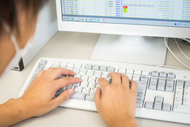 【無料あり】美容室やサロンの顧客カルテを管理できるアプリ9選！のアイキャッチ画像